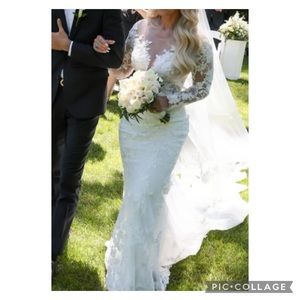 Wedding dress long train also can be clipped in the back after ceremony